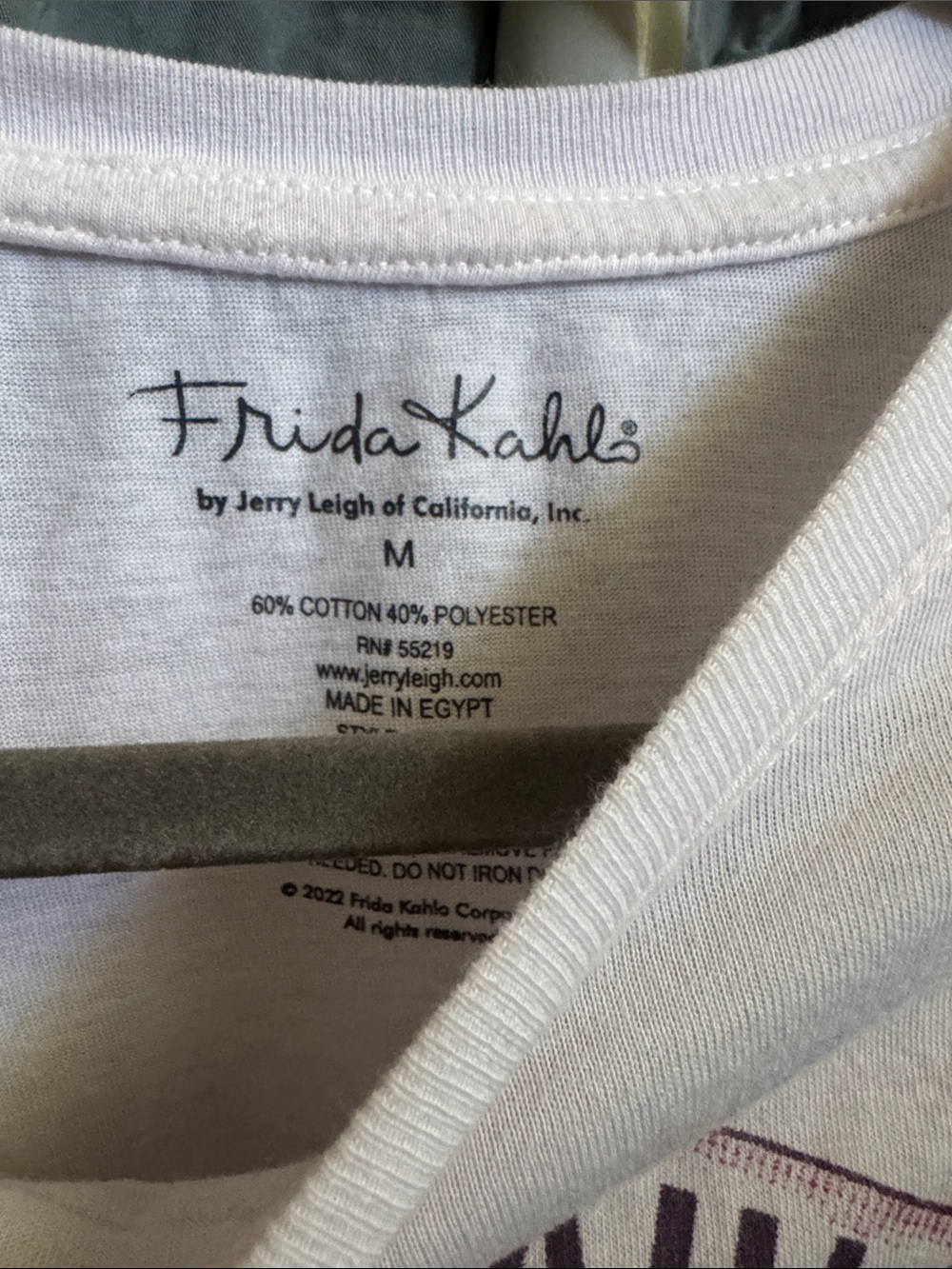 Frida Kahlo White Graphic Tee - Viva La Vida Ribcage Heart Design - Picture 2 of 3